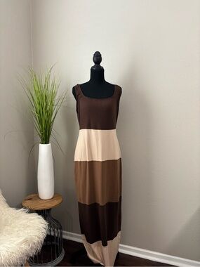 Sleeveless Colorblock Maxi Dress in Brown and Cream